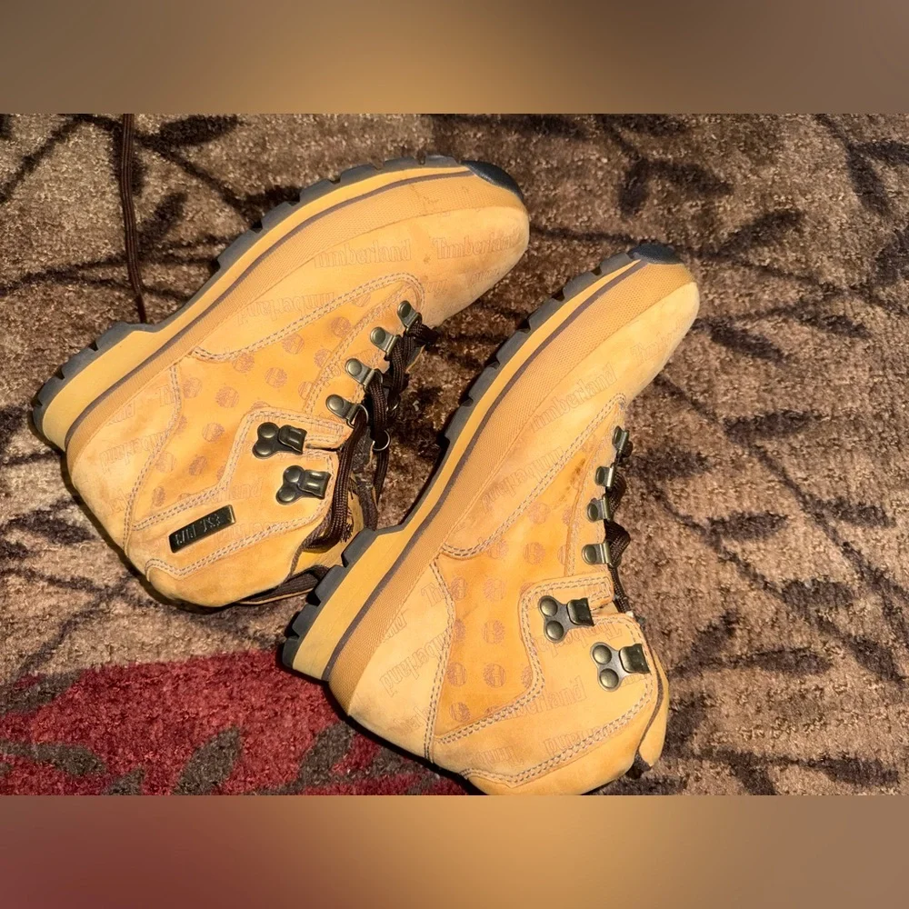 Timberland Classic Scripted Tan Hiking Boots- Men’s Size 8.5M